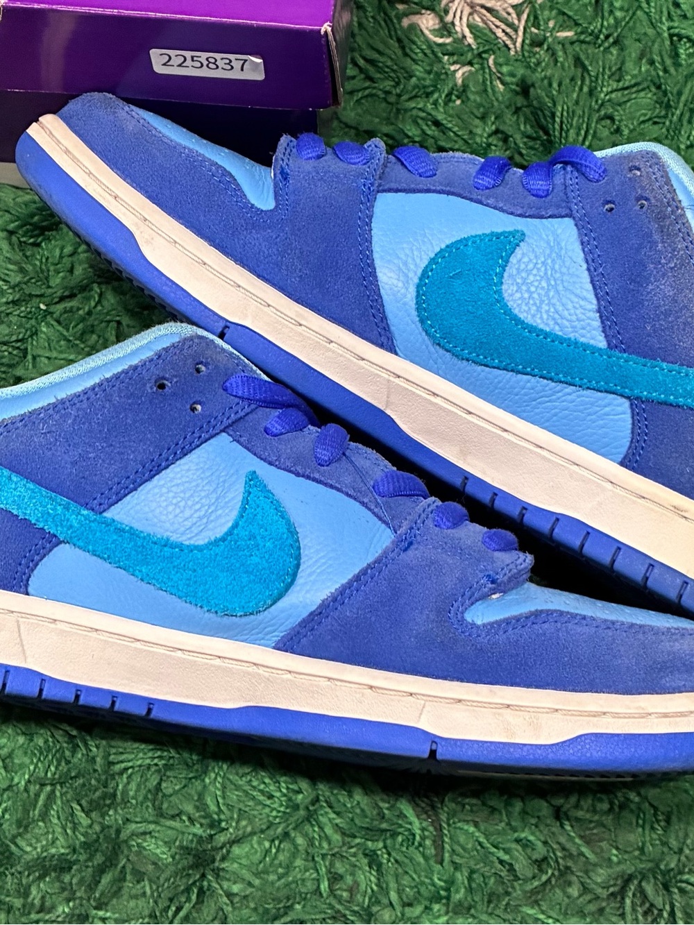 Nike SB Dunk Low Blue Raspberry Size 10.5 Pre-Owned/Used OG ALL! 100% AUTHENTIC! - Picture 2 of 9